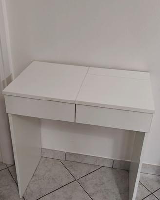 Toeletta da trucco ikea Brimnes. Prezzo trattabile