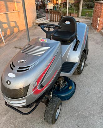 Trattorino tagliaerba cambio idrostatico