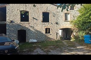 Rustico con terreno edificabile
