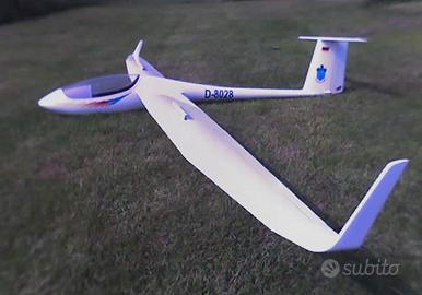 aliante ASW28 apertura alare 4 metri