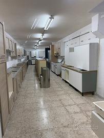 Cucine, scarpiere, armadi