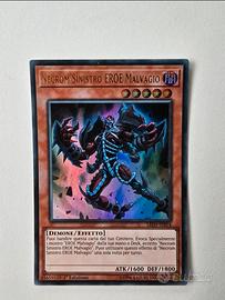 Yu-Gi-Oh! Carta Necrom Sinistro Eroe Malvaggio 