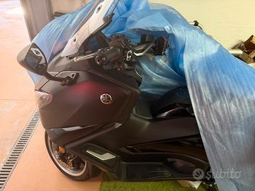 Yamaha Tmax 560
