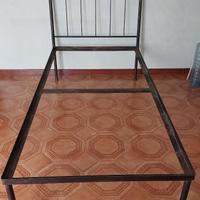 struttura in ferro per letto