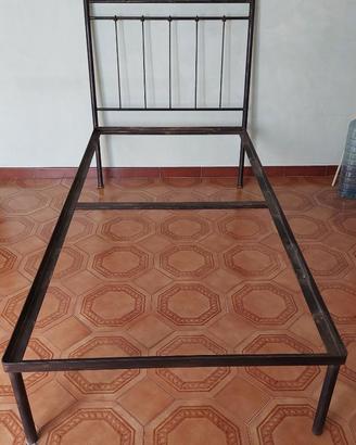 struttura in ferro per letto