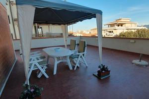 Follonica centro, vicino al mare, ampia terrazza