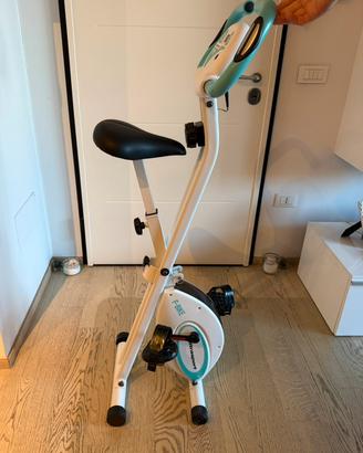 Cyclette Pieghevole con Sella Extra Confortevole