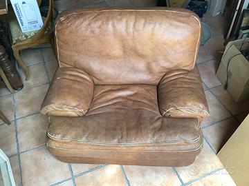 Grande poltrona in vera pelle marrone vintage