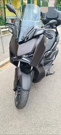 Xmax 300  Tech
