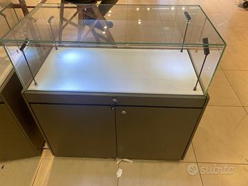 Vetrine da esposizione arredamento gioelleria