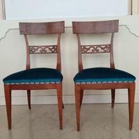 Un paio di elegantissime poltroncine neoclassiche