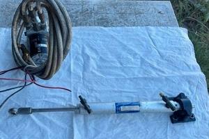 Pompa e pistone per idroguida RAYMARINE