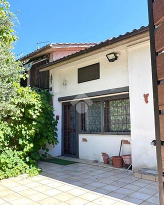 4 LOCALI A RONCIGLIONE