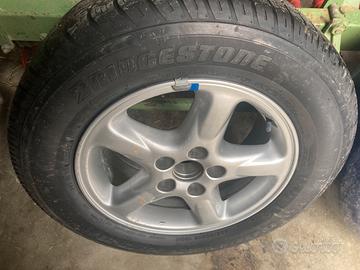 Gomma nuova di scorta suv