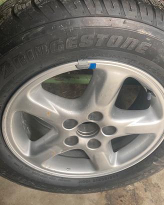 Gomma nuova di scorta suv