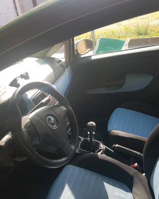 fiat grande punto a metano 