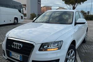 Audi Q5 2.0 tdi QUATTRO