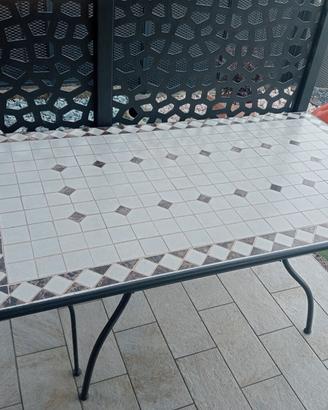 TAVOLO DA GIARDINO CON SEDIE