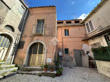 CASA SEMINDIPENDENTE A MONTESARCHIO