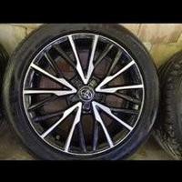 Cerchi in lega Toyota rav4 2017 R18 con gomme