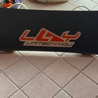 tavola da snowboard di marca "LIMITED 4 YOU”