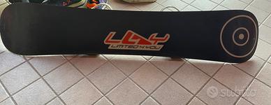 tavola da snowboard di marca "LIMITED 4 YOU”