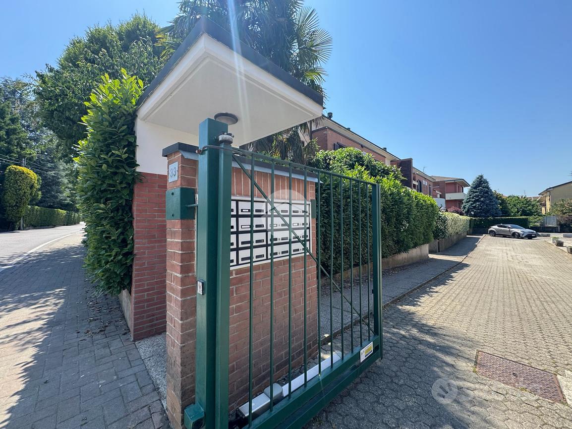 4 LOCALI A CESANO MADERNO - Vista 2