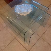 Set di Tavolini curvati   impilabili in cristallo