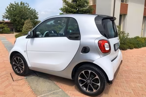 smart fortwo coupe bianca