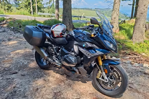 BMW R1250RS