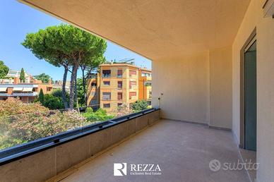 Appartamento di 169 m² con 4 locali e box auto a R