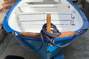 Barca in vetroresina