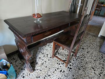 Scrivania in legno massello stile Neorinascimental