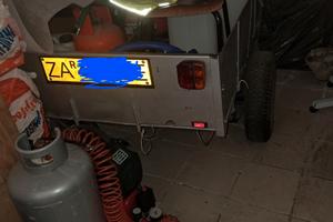 Carrello con gancio raino