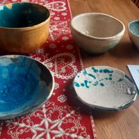 Ciotole e piattini raku