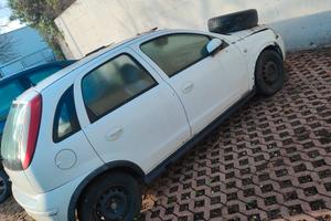 Opel Corsa benzina intera o a pezzi