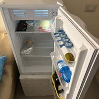 Frigorifero AKAI R 90L – come nuovo, in garanzia