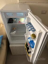 Frigorifero AKAI R 90L – come nuovo, in garanzia