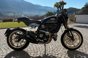 Ducati scrambler cafe' racer