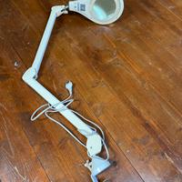 lampada da estetista