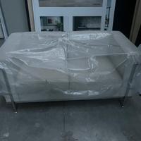 Divano similpelle e acciaio