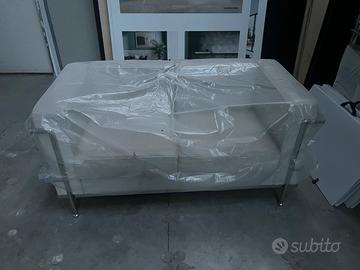 Divano similpelle e acciaio