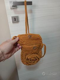 Borsa vintage ricamata a  mano