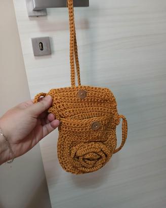 Borsa vintage ricamata a  mano