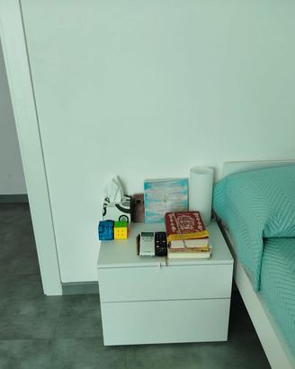 struttura letto singolo con rete a doghe comodino 