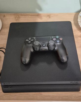 PlayStation 4 Slim 