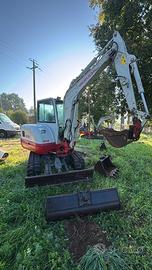 Escavatore takeuchi tb240