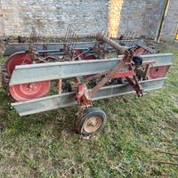 Ranghinatore e altri atrezzi per  fienaggione