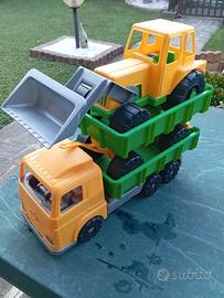gioco bimbo camion .ruspa e carro