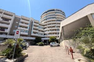 4 LOCALI A BARI